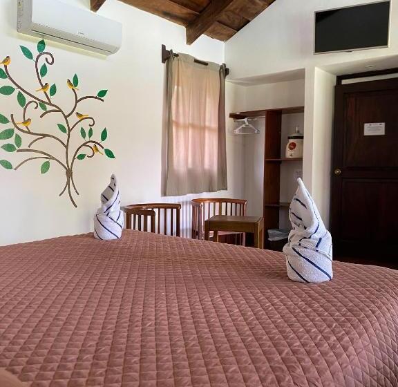 اتاق استاندارد با تخت بزرگ, Utz Tzaba