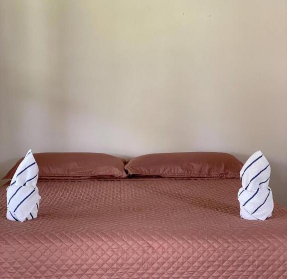 اتاق استاندارد با تخت بزرگ, Utz Tzaba