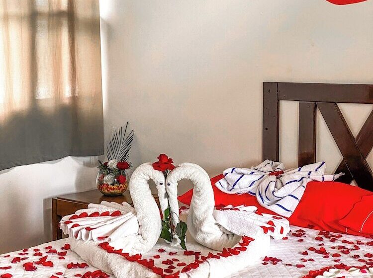 اتاق استاندارد با تخت بزرگ, Utz Tzaba