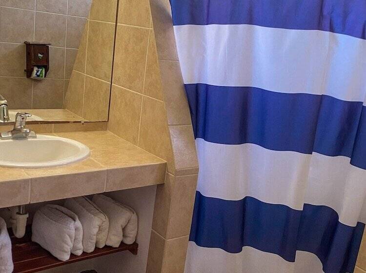 بنگله خانوادگی, Utz Tzaba