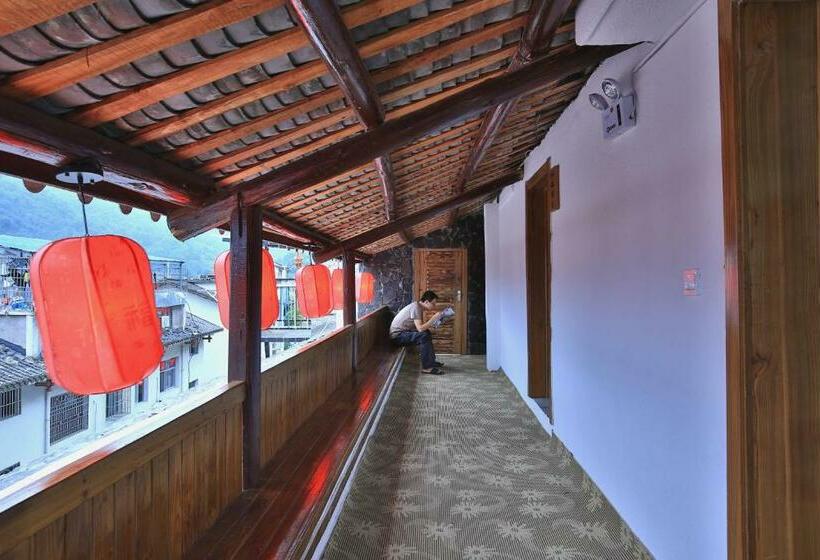 غرفة قياسية مطلة على الجبل, Destination Youth Hostel