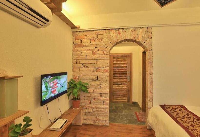 غرفة قياسية مزوَّدة بشُرفة, Destination Youth Hostel