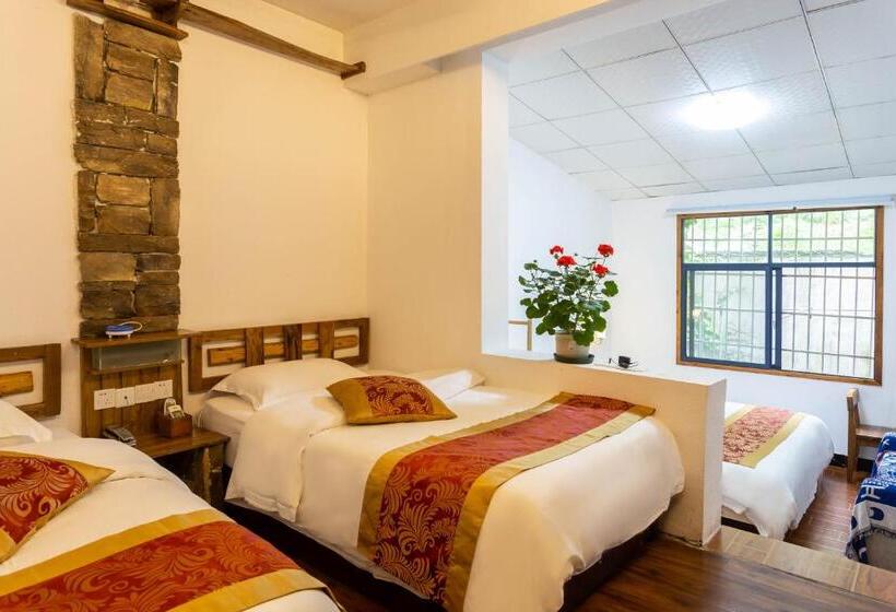 Семейный Номер, Destination Youth Hostel