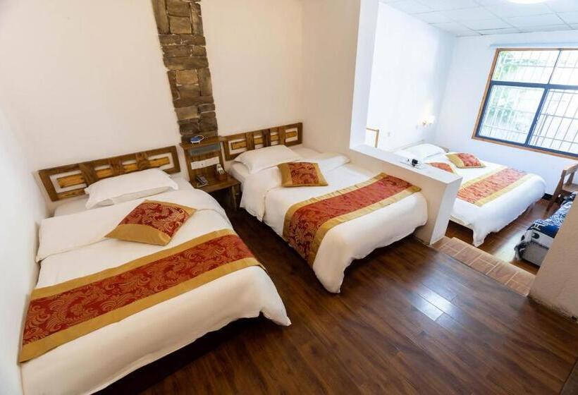 Семейный Номер, Destination Youth Hostel