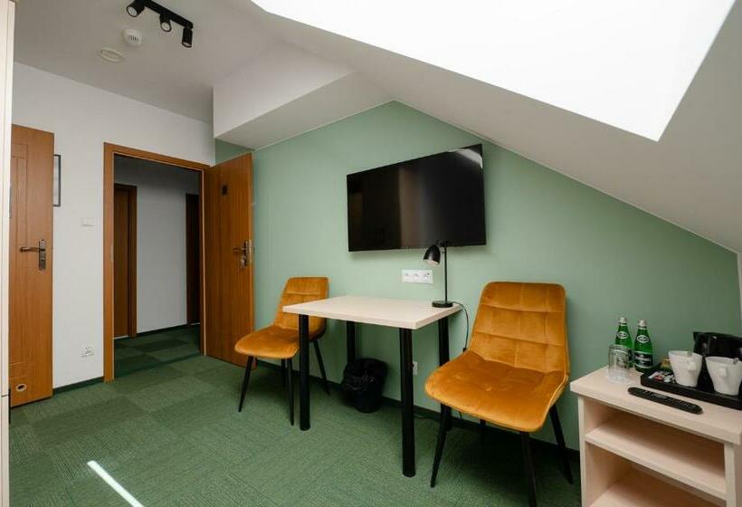 スタンダードルーム, Szumi Las Events & Apartments