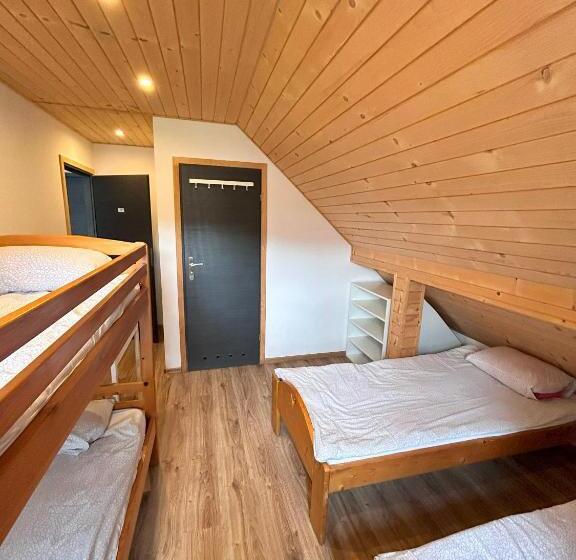 חדר סטנדרט לארבעה, Pokoje Nad Przełomem Dunajca   Wietrznice   Rivent Sport