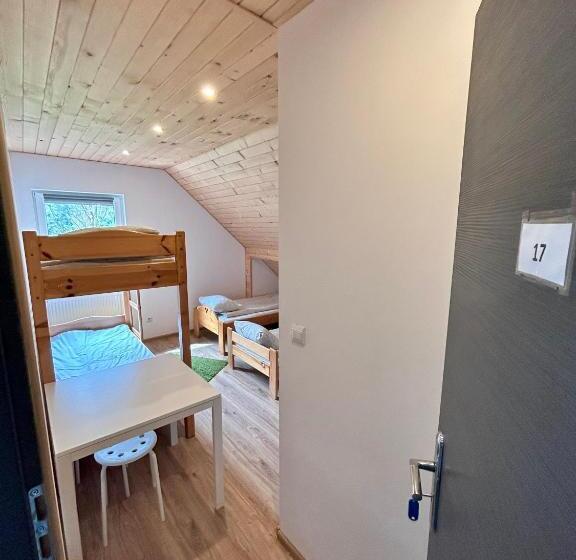 חדר סטנדרט לארבעה, Pokoje Nad Przełomem Dunajca   Wietrznice   Rivent Sport