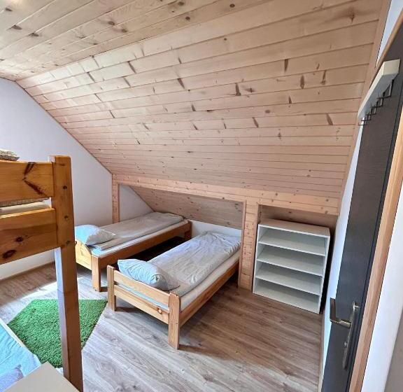 חדר סטנדרט לארבעה, Pokoje Nad Przełomem Dunajca   Wietrznice   Rivent Sport