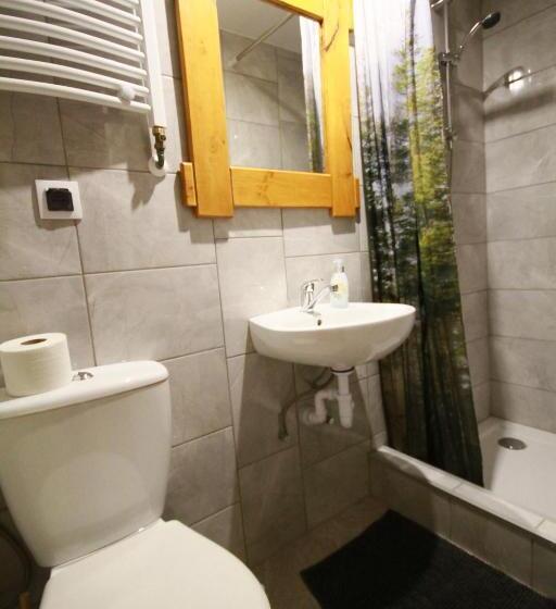 غرفة عائلية, Białowieska Leśniczówka U Jasia I Małgosi