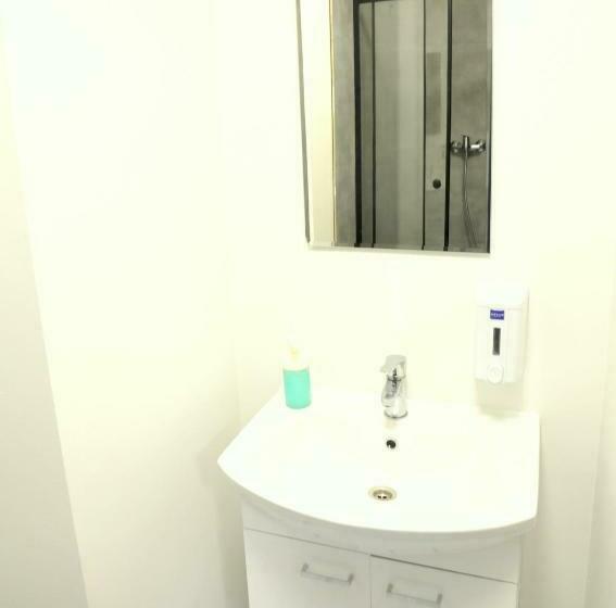 اتاق اکونومی, Erasmus Rooms Genius