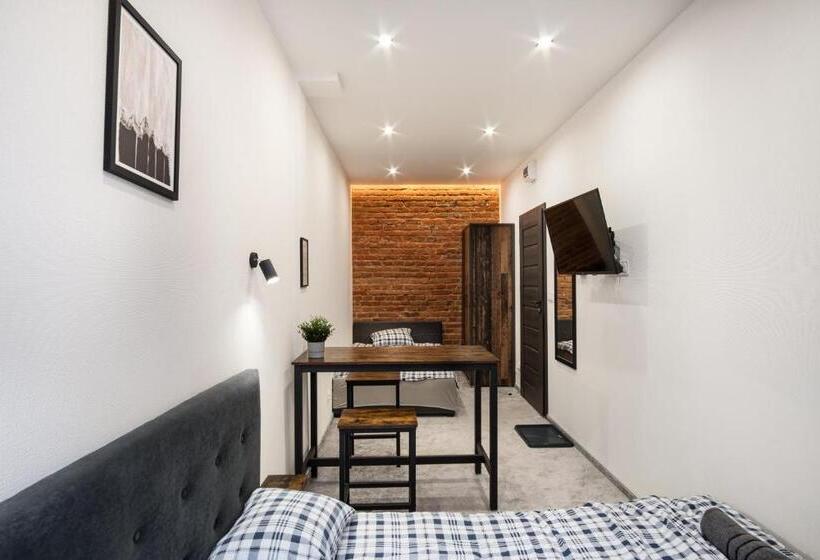 اتاق استاندارد سه تخته با سرویس بهداشتی مشترک, Dream Aparts  Piotrkowska 56