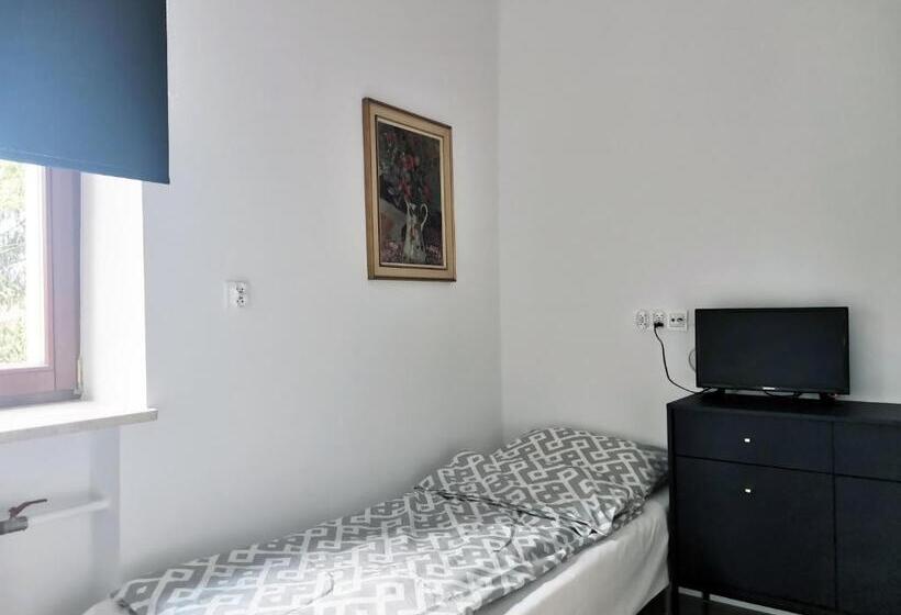 기본룸, Ohotelik Pensjonat W Poniatowej