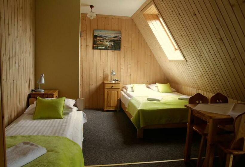 Четырехместный Номер Стандарт с Балконом, Pokoje Gościnne Staszelówka