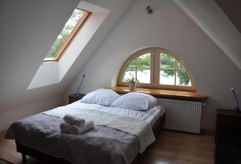 スリーベッドルーム ヴィラ, Rezydencja Marii Rybieniec