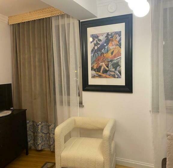 شقة غرفة واحدة, Willa Monte