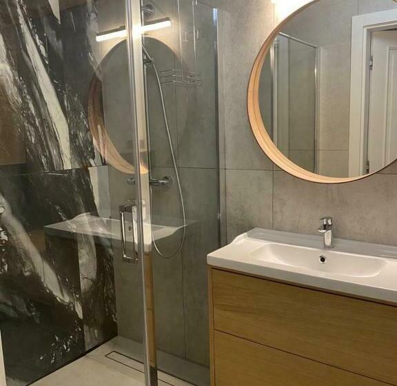 شقة غرفة واحدة, Willa Monte