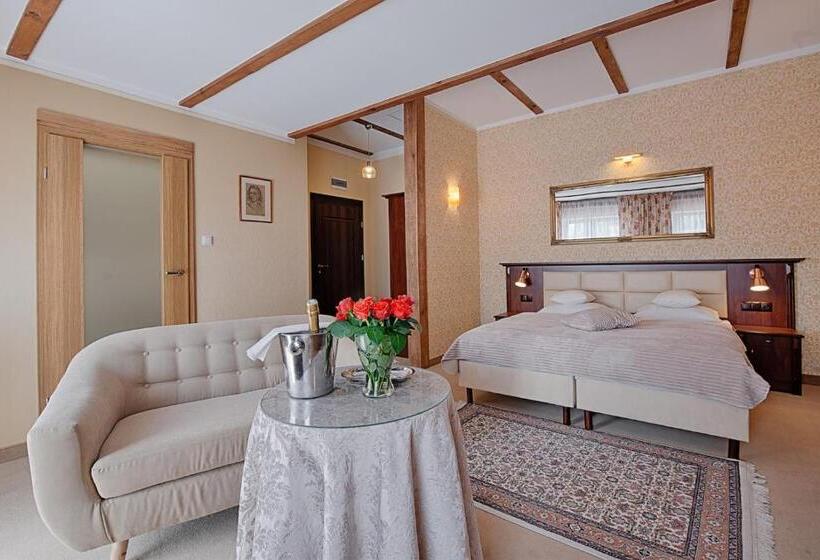 اتاق لوکس با بالکن, żabi Dwór   Hotel   Restauracja   Spa