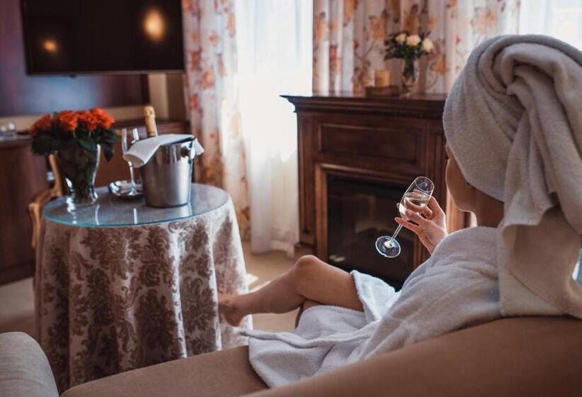 Номер Deluxe с Балконом, żabi Dwór   Hotel   Restauracja   Spa