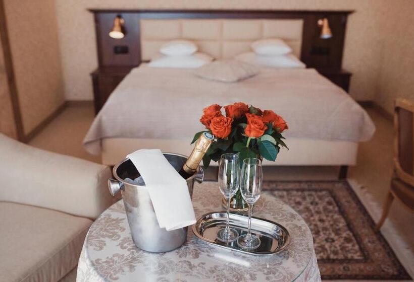 اتاق لوکس با بالکن, żabi Dwór   Hotel   Restauracja   Spa