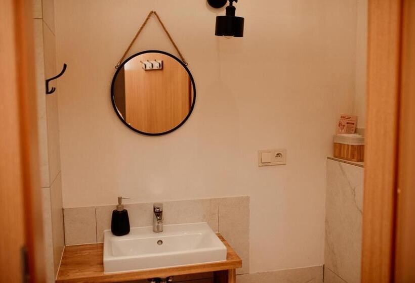 חדר סטנדרט לשלושה, Kacze Bagno   Miejsce Inicjatyw Pozytywnych