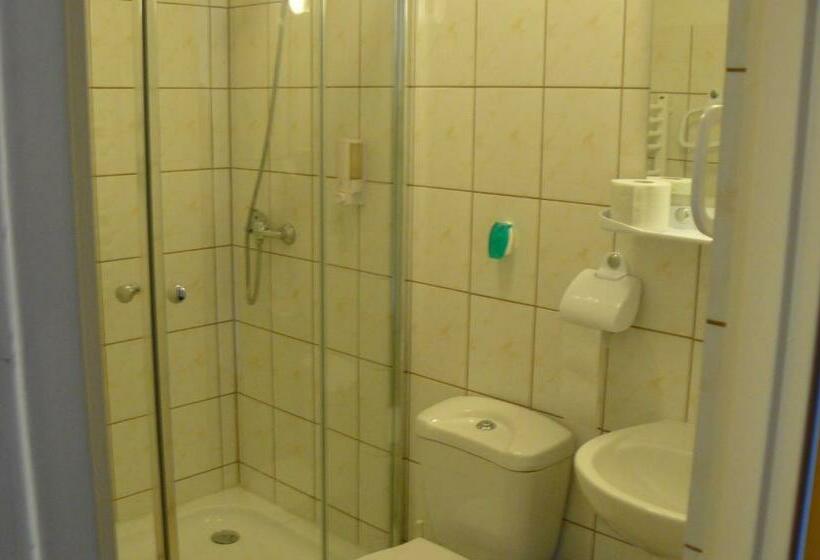 スタンダードシングルルーム, Knajpa Sorba