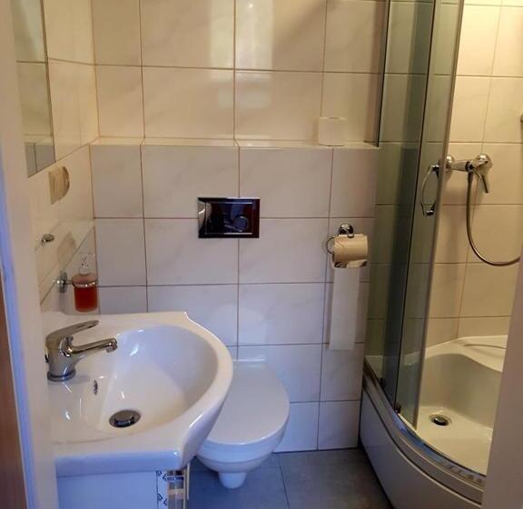 スタンダードルーム, Knajpa Sorba