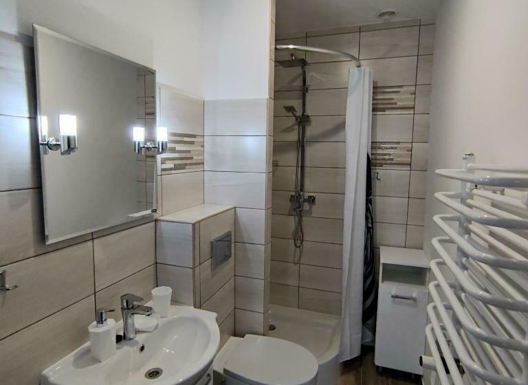 レイクビュースタンダードルーム, Nad Jeziorem Kochle