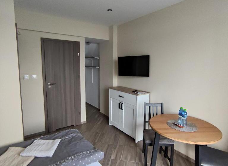 レイクビュースタンダードルーム, Nad Jeziorem Kochle