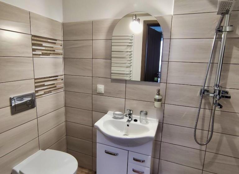 レイクビュースタンダードルーム, Nad Jeziorem Kochle