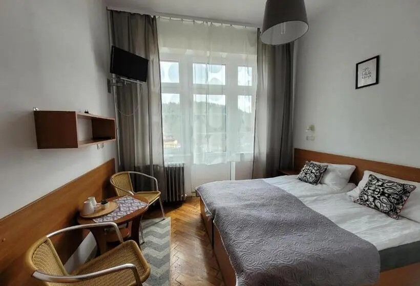Standard Kolmen Hengen Huone, Zajazd Meran
