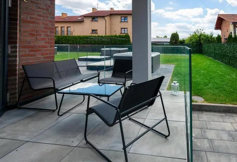 庭の見える１ベッドルームアパートメント, Apartamenty Prestige Mielno Uniescie