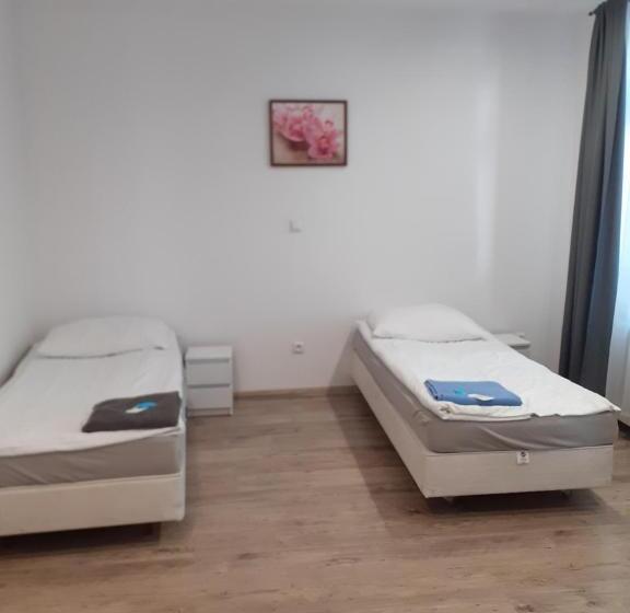 חדר סטנדרט לארבעה, Apartamenty Retro