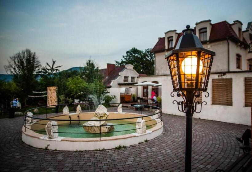 Семейное Студио, Dworek Galosa