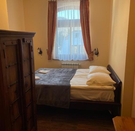 Номер Стандарт, Dworek Galosa