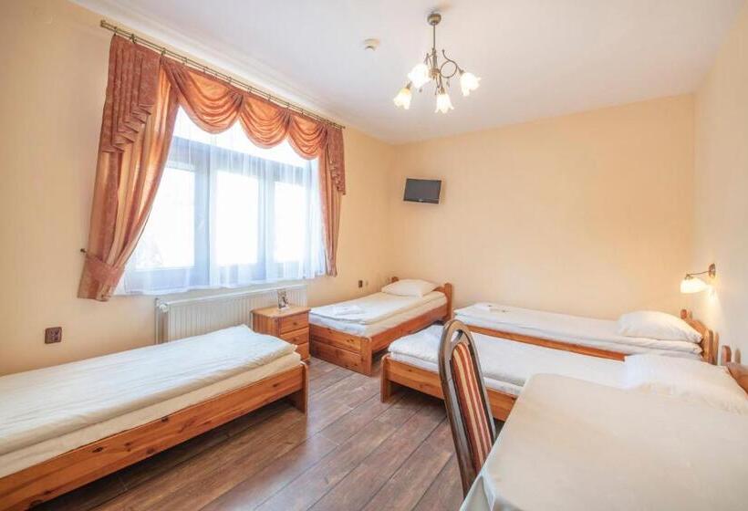 Семейный Номер, Dworek Galosa