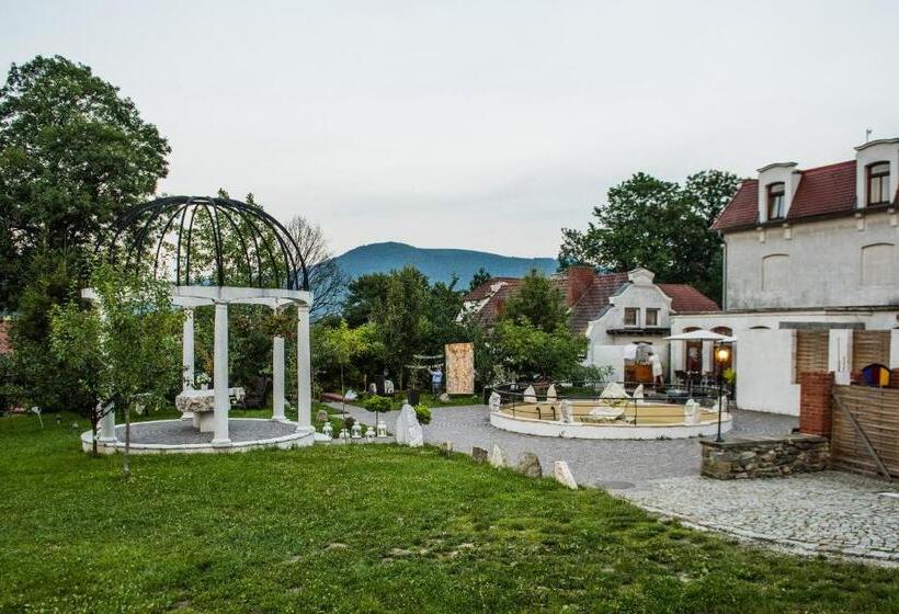 Номер Стандарт Трехместный, Dworek Galosa