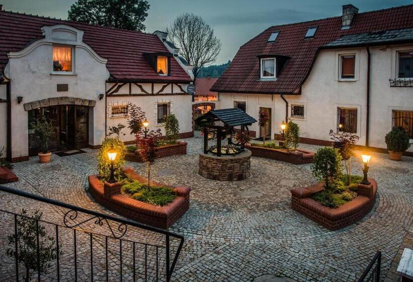 Номер Стандарт Трехместный, Dworek Galosa