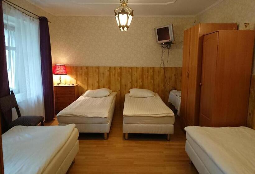 Четырехместный Номер Стандарт, Dworek Galosa