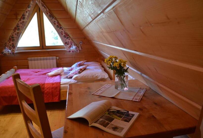 غرفة قياسية ثلاثية, Jedla Miejsce Gościnne