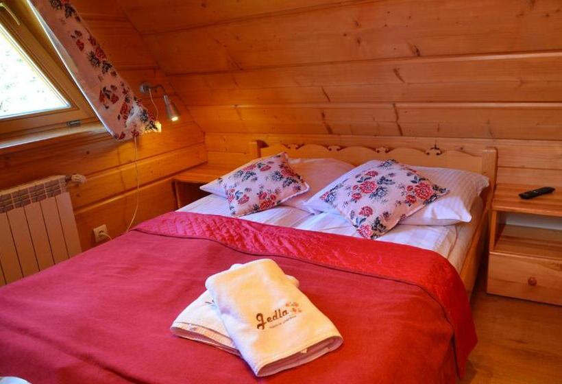 غرفة قياسية ثلاثية, Jedla Miejsce Gościnne