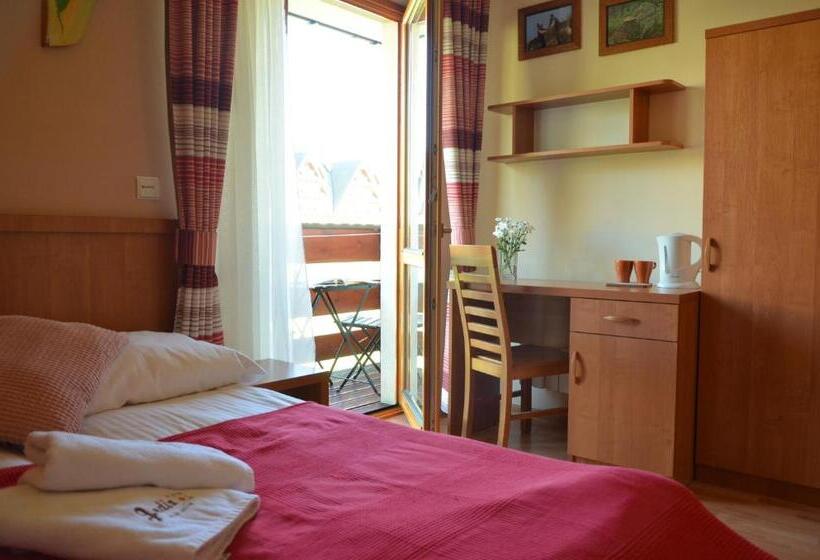 غرفة قياسية فردية مزودة بشُرفة, Jedla Miejsce Gościnne