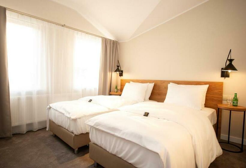 디럭스 룸, Poznańska19