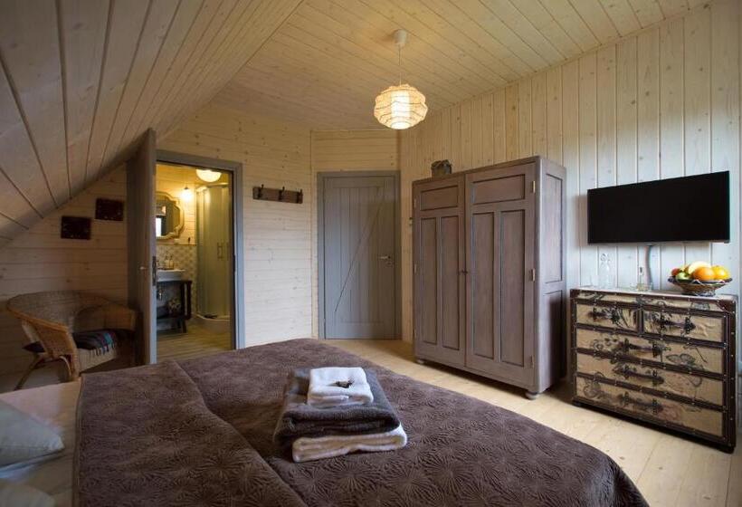 スーペリアールーム, Sirvis Apartamenty