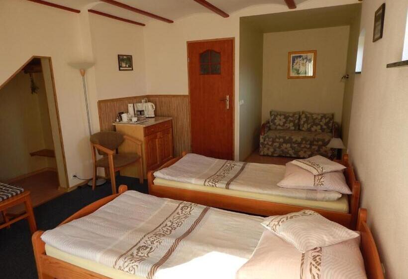 חדר סטנדרט, The Green House