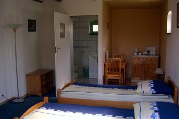 חדר סטנדרט, The Green House