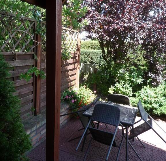 סוויטת פנטהאוז, The Green House