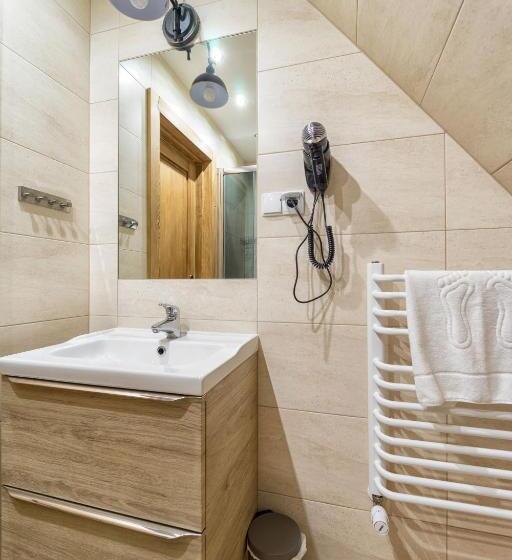 استودیو خانوادگی, Wypoczynek U Hajnosa