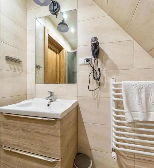 Perhestudio, Wypoczynek U Hajnosa