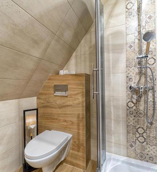 استودیو خانوادگی, Wypoczynek U Hajnosa