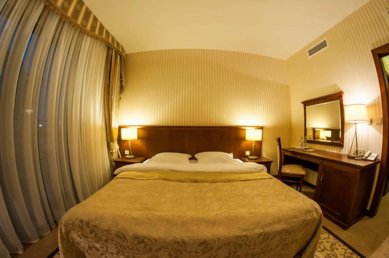 غرفة ديلوكس, Dwór Kresowy